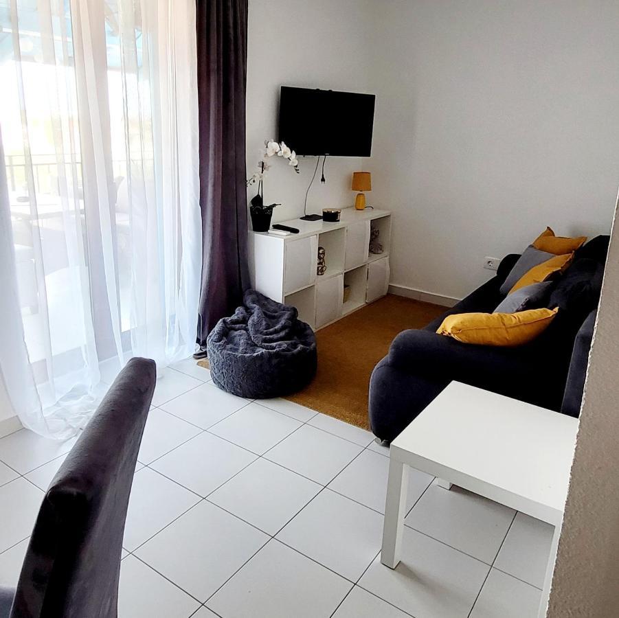 Apartman Rocky Petrovija エクステリア 写真